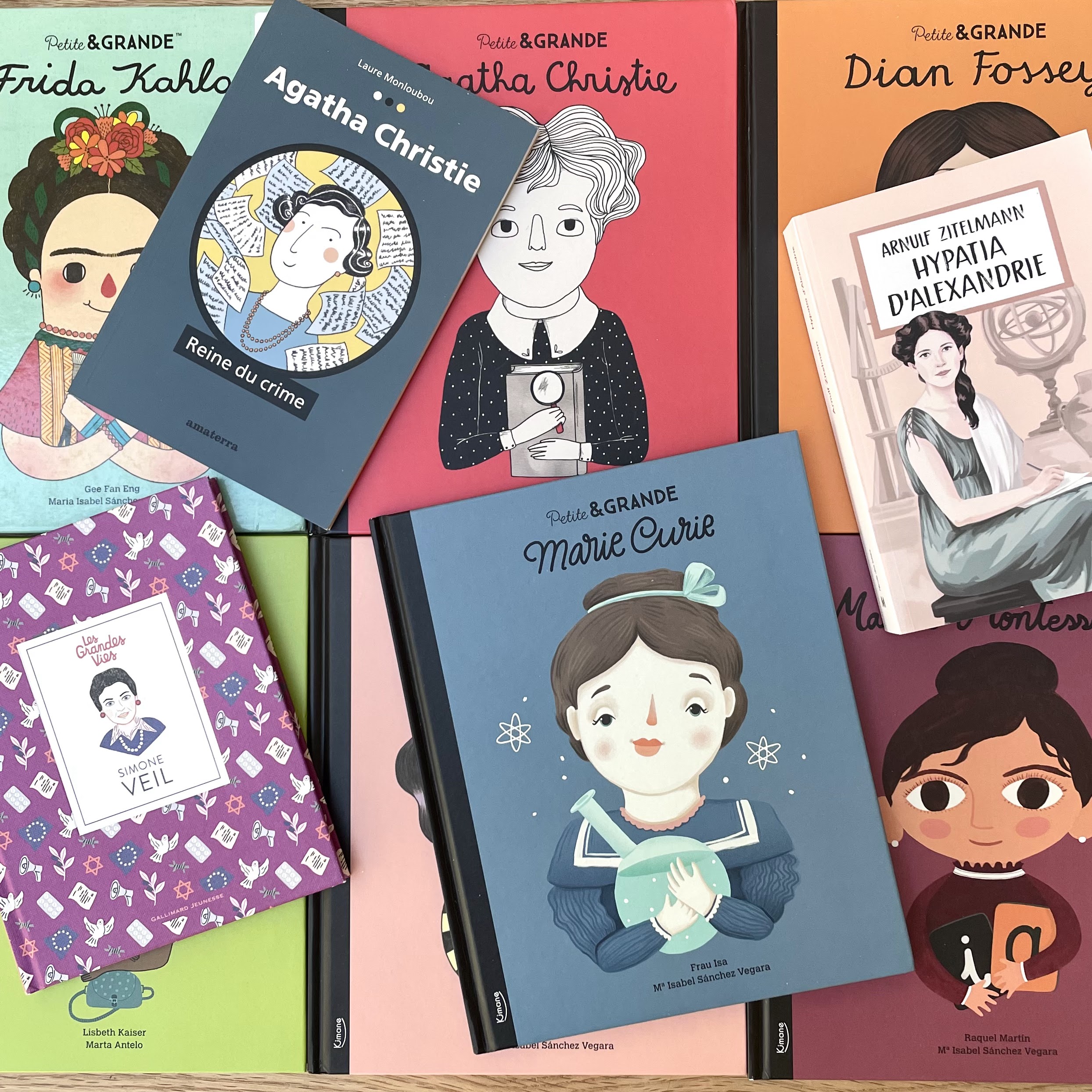PORTRAITS DE FEMMES des biographies accessibles à toutes et à tous